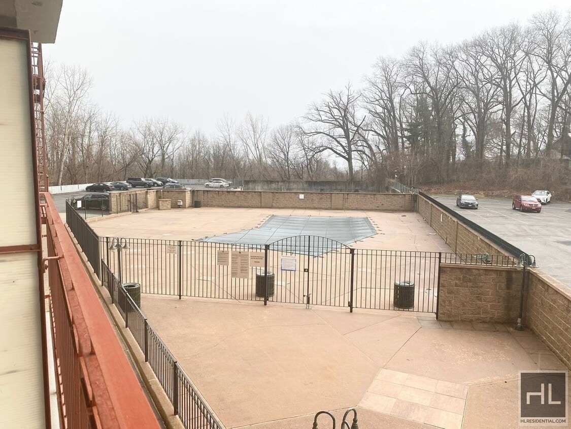 Primary Photo - GRAND CENTRAL PARKWAY