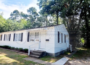 Building Photo - 1240 Holden Dr