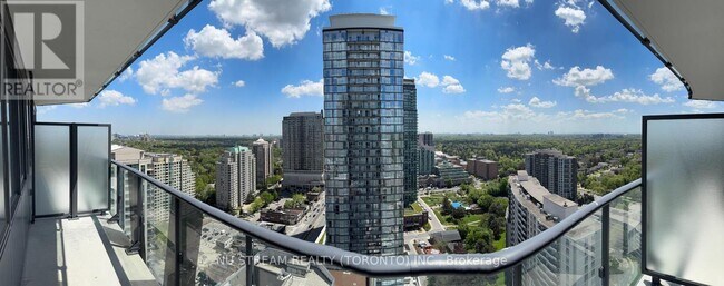 Photo du bâtiment - 15-2615 Ellerslie Ave