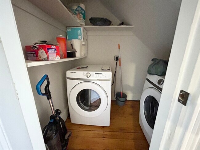 Building Photo - 9 Mt Pleasant Ave