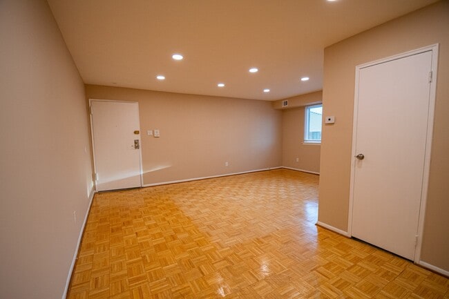 Building Photo - 9921 Bustleton Ave