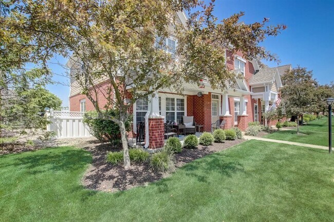 Building Photo - 1220 Middlebury Dr