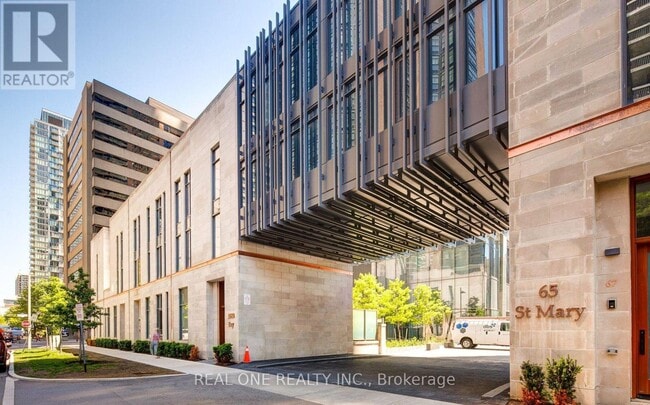 Building Photo - 65 St Mary St