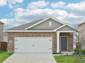 Building Photo - 2124 Prairie Ln