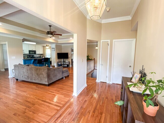 Foto del edificio - 6413 Edgmon Dr