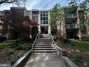 Building Photo - 2908 Kings Chapel Rd