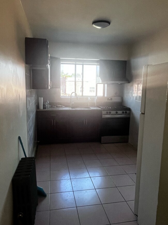 Foto del edificio - 5611 141st St