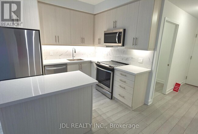 Building Photo - 85 Oneida Crescent