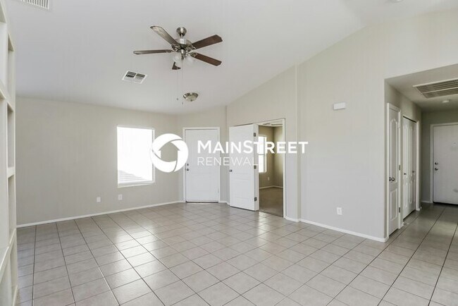 Foto del edificio - 4 Bedroom Pet-Friendly Home in San Tan Valley, AZ with Main Street Renewal