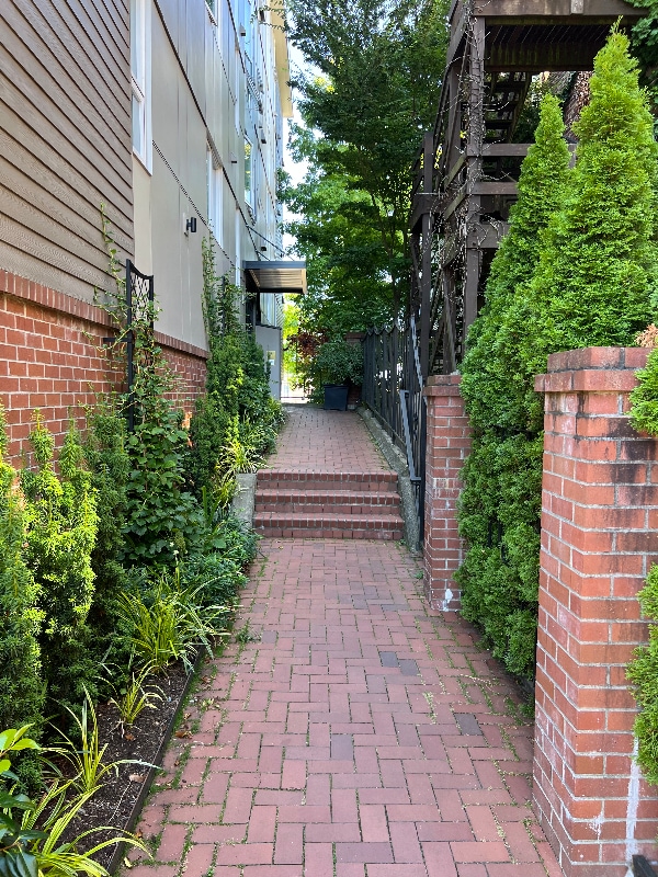 Foto del edificio - 215 14th Ave E