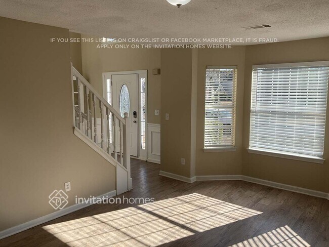 Foto del edificio - 6212 Dekeon Dr