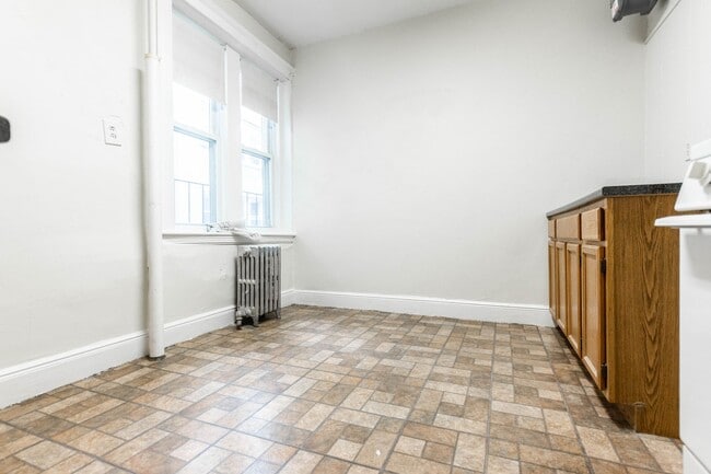 Building Photo - 1 BED 1 BATH in Brighton *NO FEE*