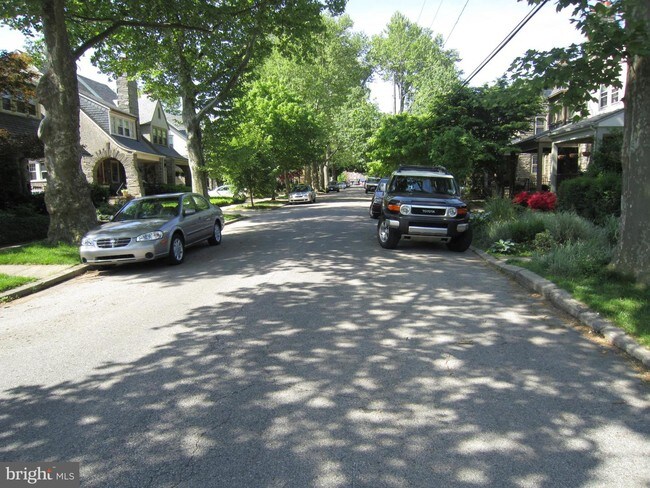 Building Photo - 55 Woodale Ave