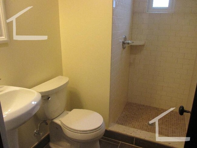 Photo - Nicely renovated 3 bed in Brookline Village! House