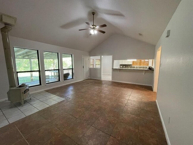Foto del edificio - 5001 Blue Bluff Rd