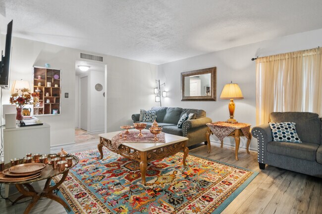 Foto del edificio - 2811 SW Archer Rd