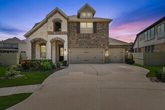 Building Photo - 17040 Shy Leaf Ct