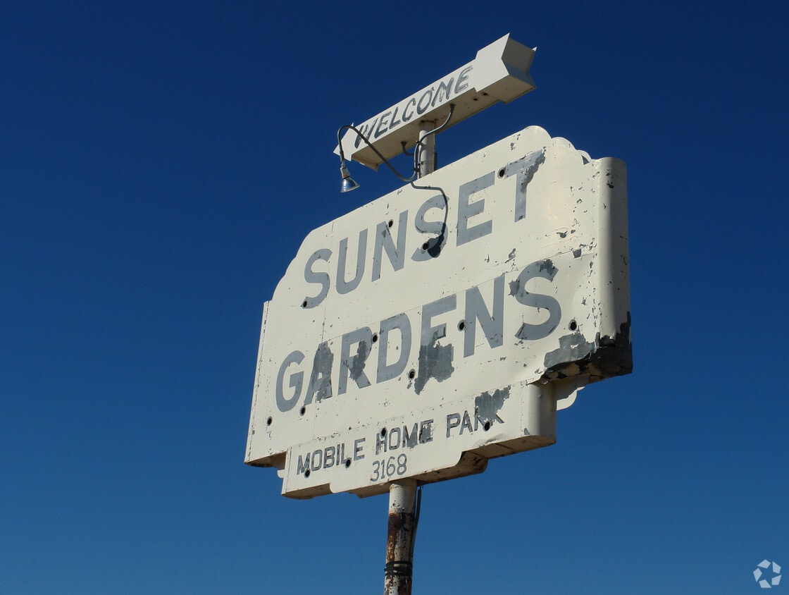 Building Photo - Sunset Gardens