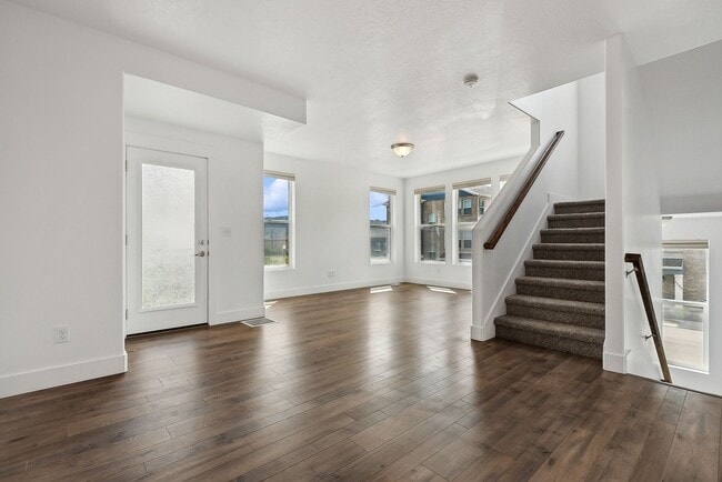 Building Photo - 1792 W Torlundy Dr