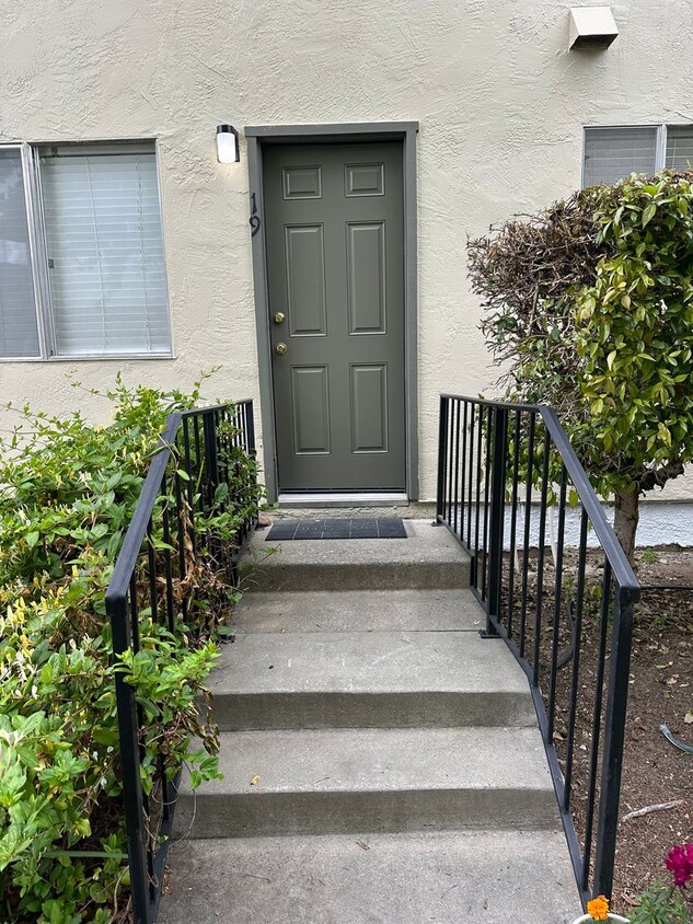 Primary Photo - 2 Bedroom condo in SLO for rent