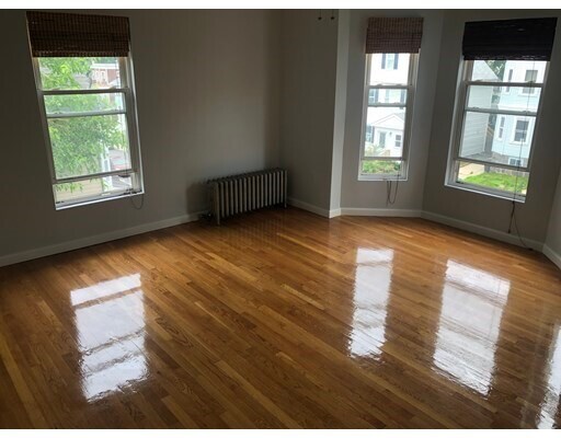 Building Photo - 34 Selden St