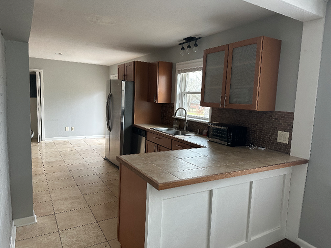Building Photo - 816 Ridgecrest Way