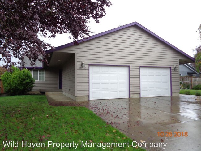Building Photo - 940 NE Grandhaven St