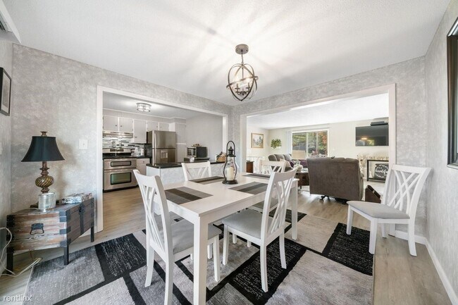 Building Photo - 2 br, 2 bath Condo - 2K Snow Cir