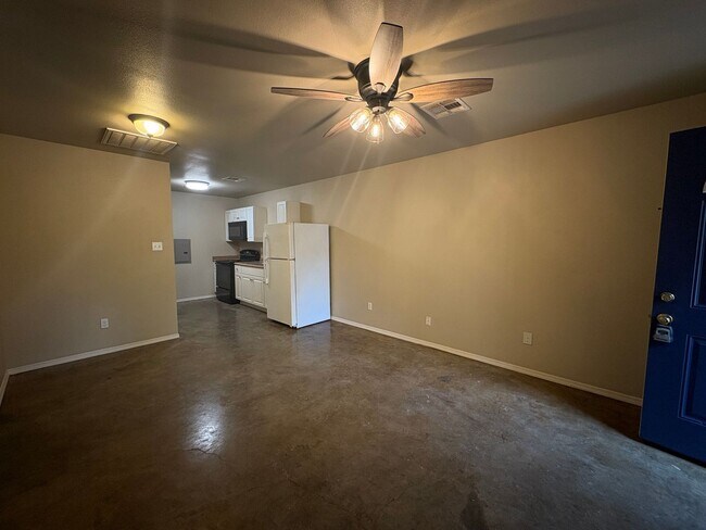 Foto del edificio - Newer construction 2 bedroom/1 bathroom house with Central Air & Heat!