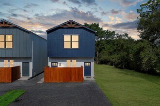 Building Photo - 8421 Venus St