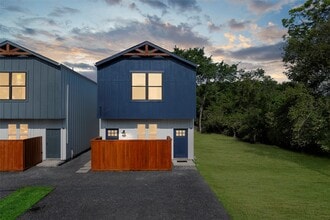 Building Photo - 8421 Venus St