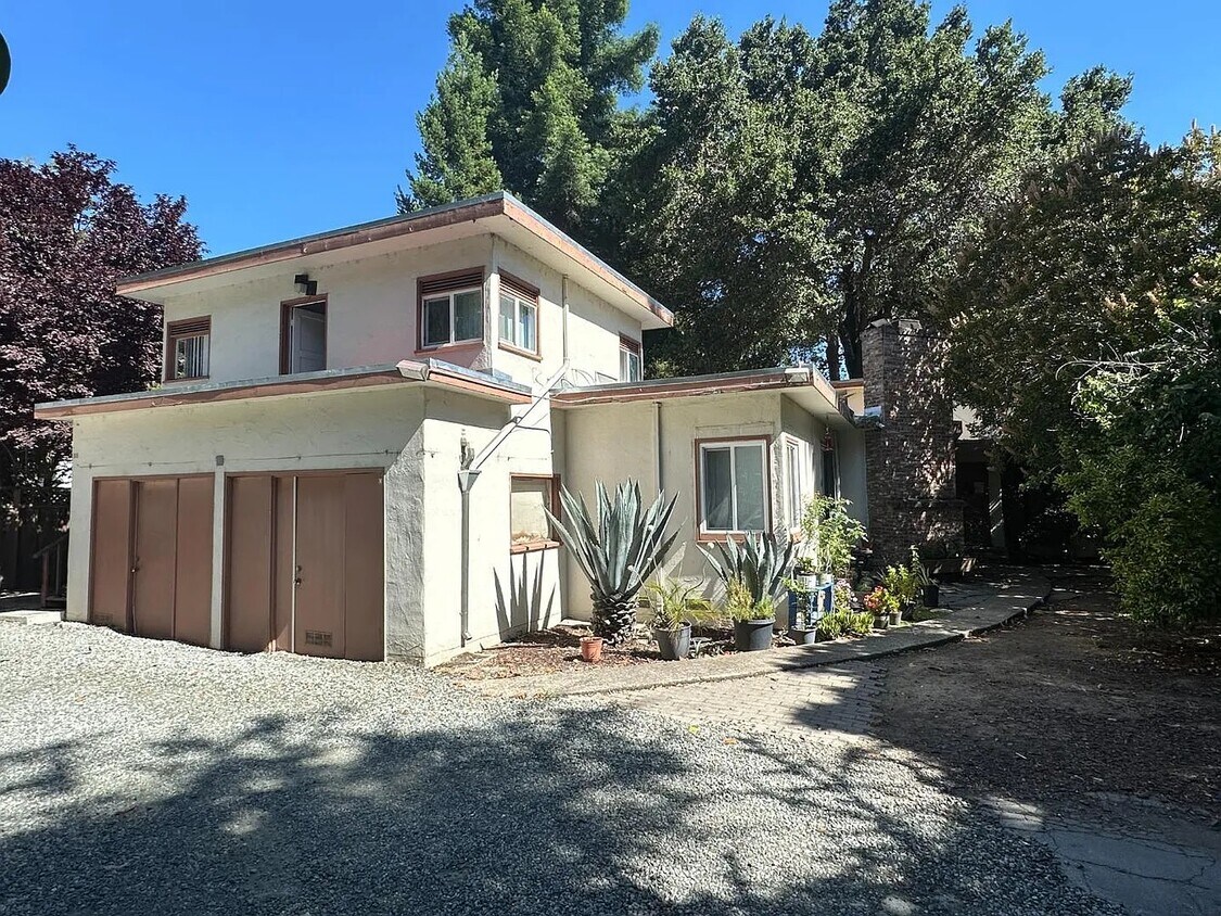 Foto principal - 1901 Cooley Ave