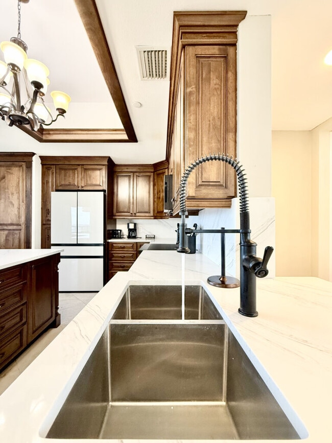 Building Photo - 1560 Gulf Blvd