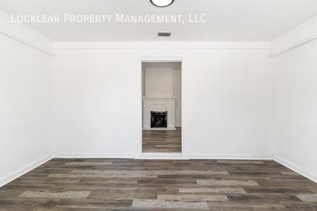 Building Photo - 336 W 18th St