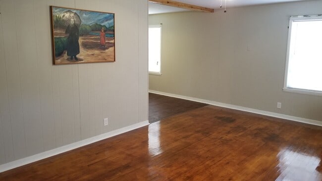 Building Photo - 514 McArthur Dr