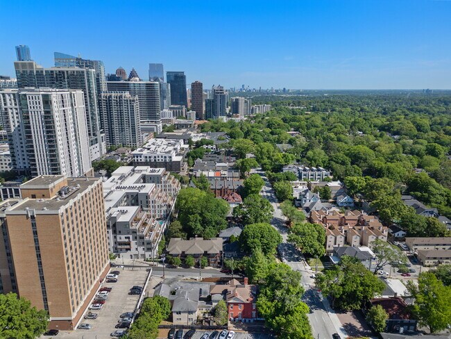 Foto del edificio - 160 -164 4th St NE