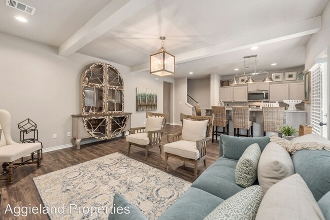 Building Photo - 3 br, 3.5 bath House - 2845 Papa Bear Driv...