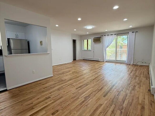 Foto del edificio - 148 Bay 25th St