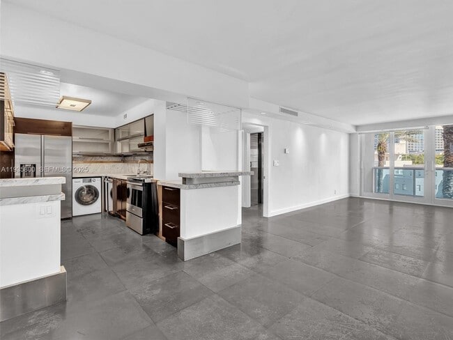 Foto del edificio - 6770 Indian Creek Dr