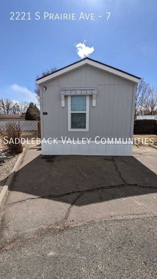 Building Photo - 2221 S Prairie Ave