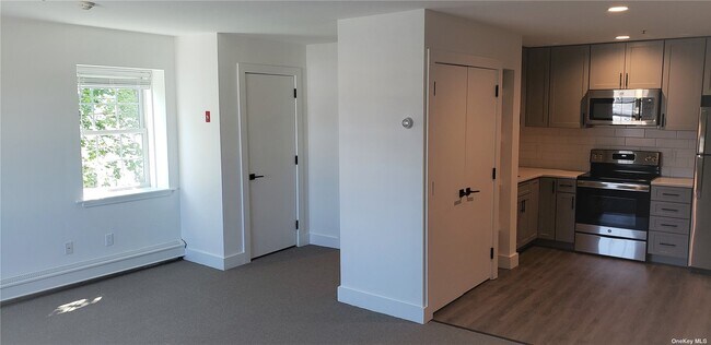 Building Photo - 101 Mariners Way