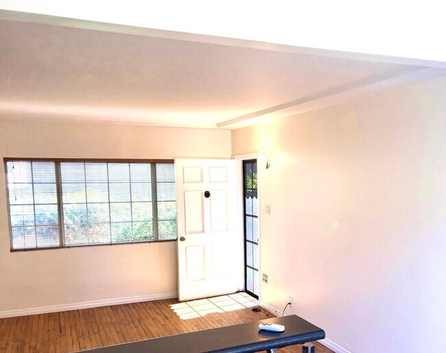 Foto del edificio - 8523 Pickford St