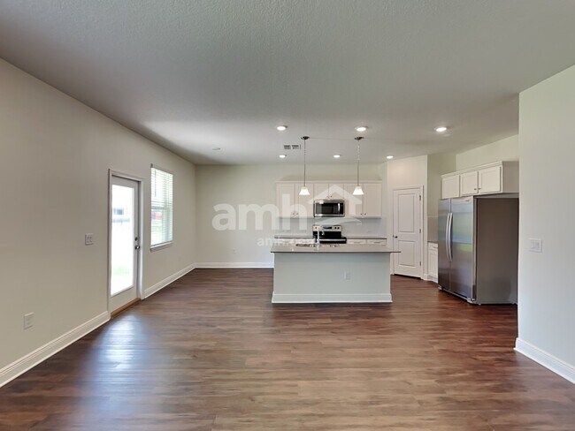 Building Photo - 14531 Cedar Ml Dr