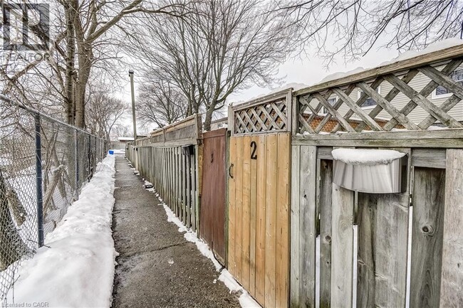 Building Photo - 80 Brooklyne Rd