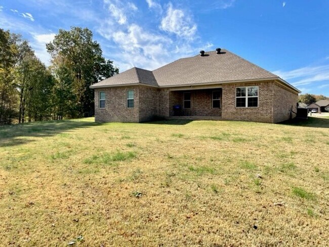Building Photo - 3 Bed / 2 Bath  Brookstone Subdivision