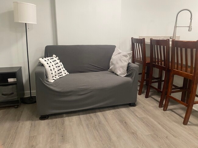 Building Photo - 516 36th Ave N