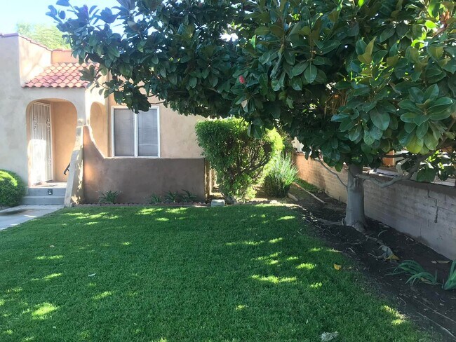 Foto del edificio - 3739 Farnham Pl