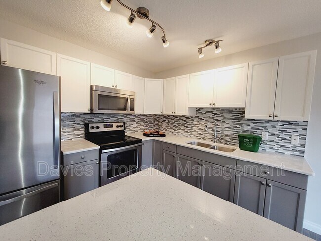Photo du bâtiment - 445 Brintnell Blvd NW
