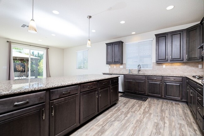 Building Photo - Spacious Home Located In Kavala Ranch