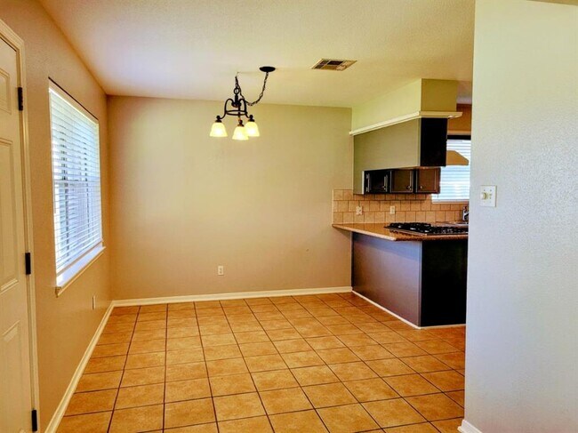 Foto del edificio - 13207 Frank Ln